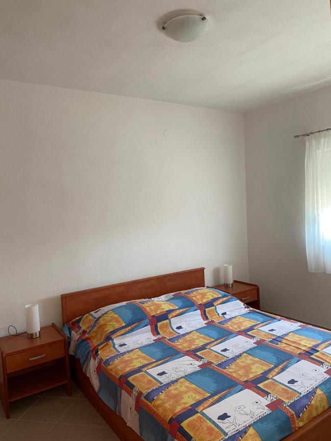 Apartmani Mima Necujam Exterior photo
