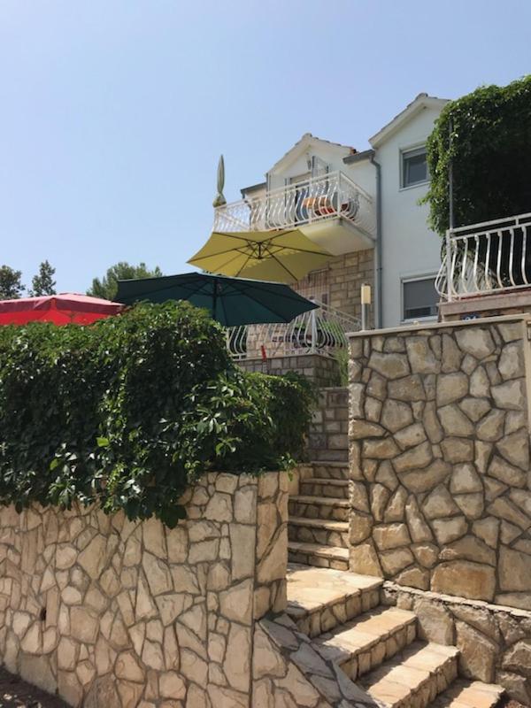Apartmani Mima Necujam Exterior photo